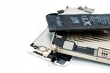 iPhone SE Battery Replacement Repair